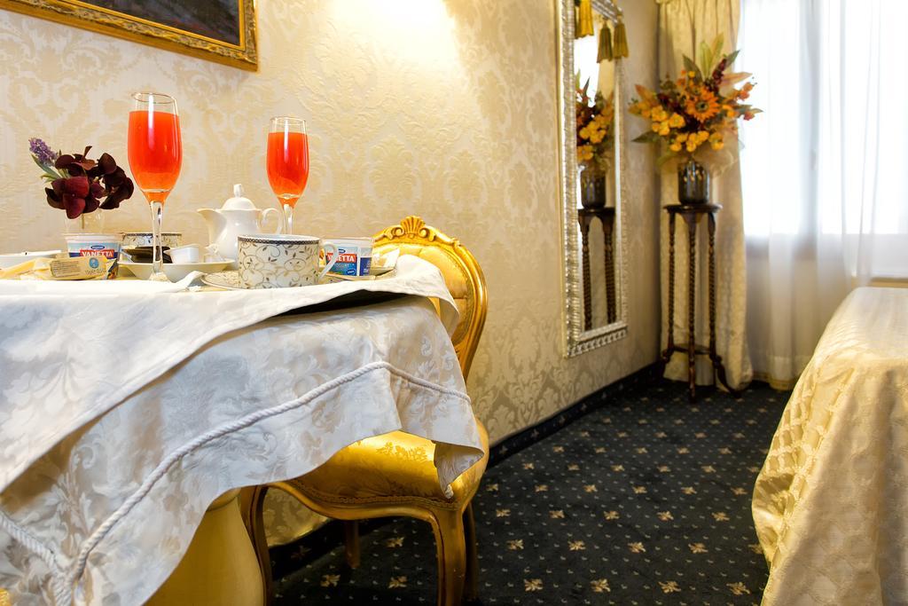 Ca' Della Loggia Bed & Breakfast Venice Exterior photo